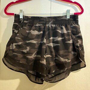 Athleta Printed Mesh Racer Run Short 4"